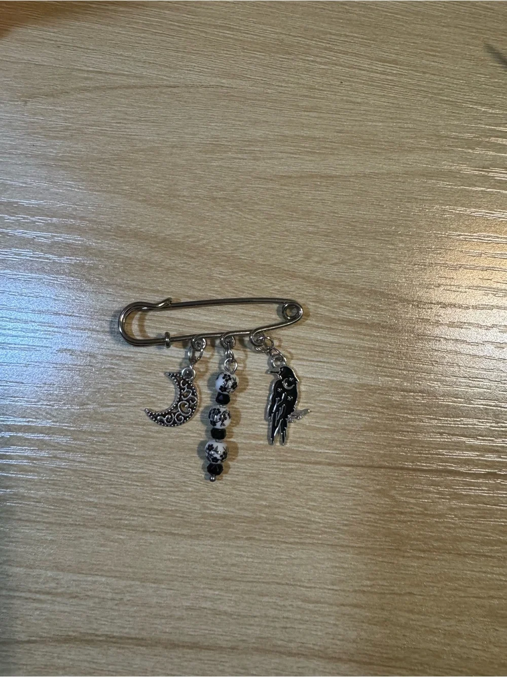 🌙 🐦‍⬛ Spooky with Beauty! Silver-Tone Charm Safety Pin Brooch